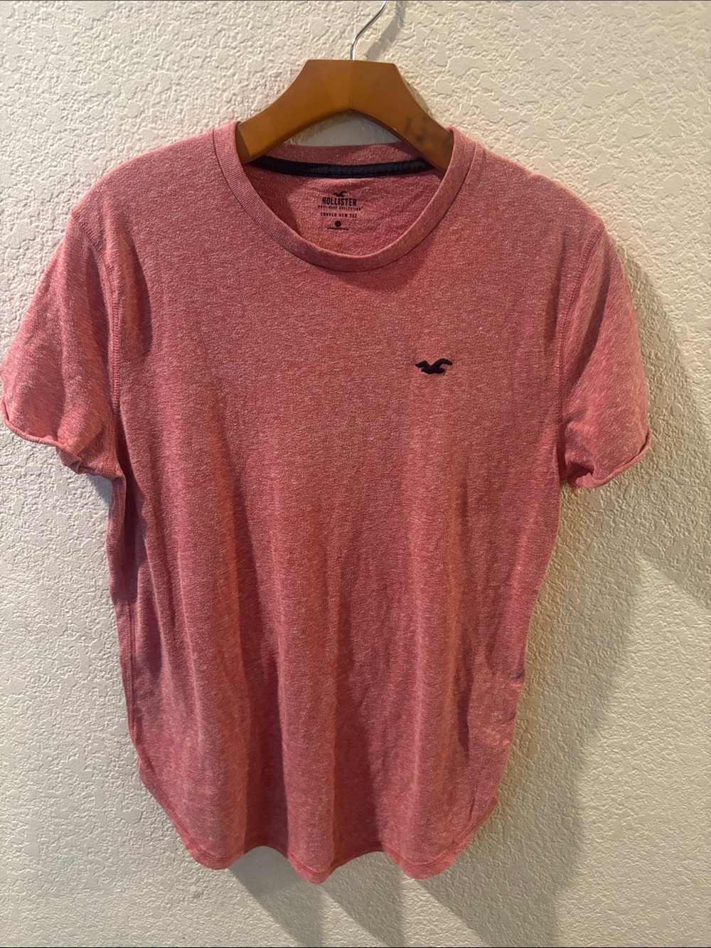 Hollister Men's Heathered orange Crew Neck Tee with Logo